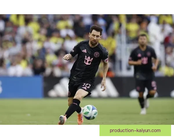 梅西加盟迈阿密国际后首战进球助球队逆袭胜利 全场表现堪称完美 梅西加盟迈阿密国际后首战进球助球队逆袭胜利 全场表现堪称完美