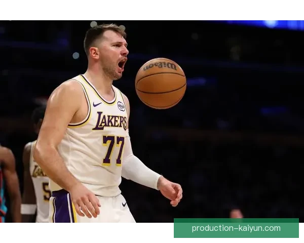 最新NBA战报：詹姆斯复出带领湖人逆转勇士 东契奇再创历史纪录