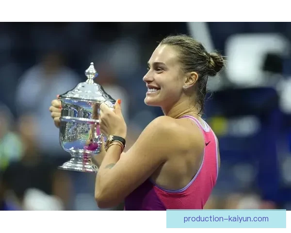 网球新星突破性表现夺得大满贯冠军 创历史纪录引发全球关注